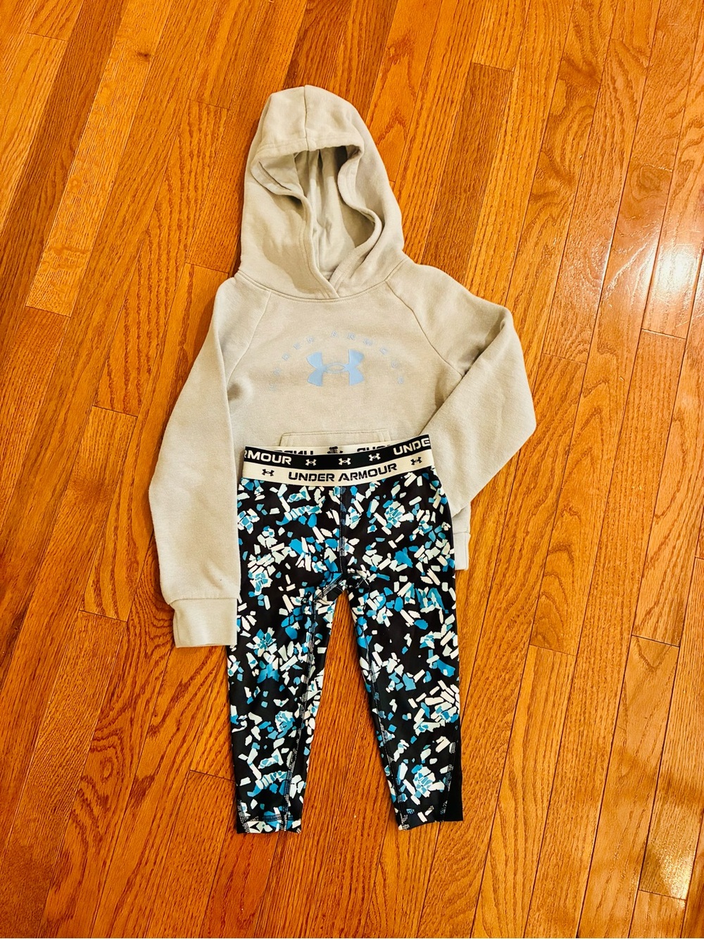 Under Armour Girls Sweatshirt and Leggings Confetti Print - size 4T